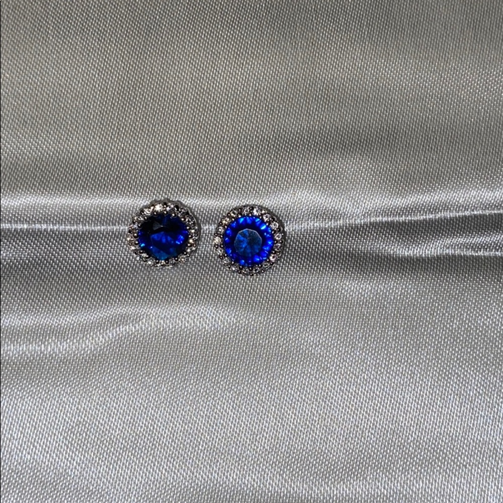 Sapphire studs - Picture 2 of 4